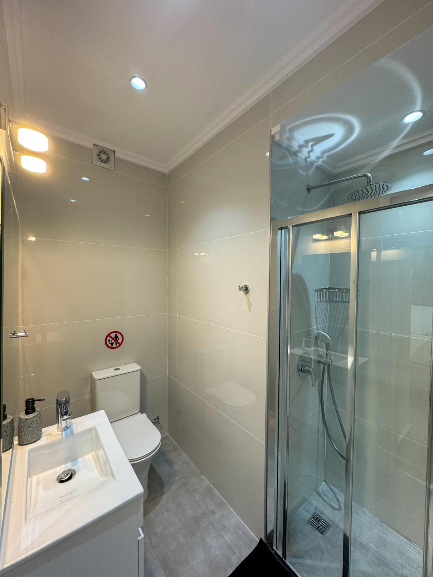 Modern 2Br Apartment With Pool, Veranda & Garden In Paphos Exteriér fotografie